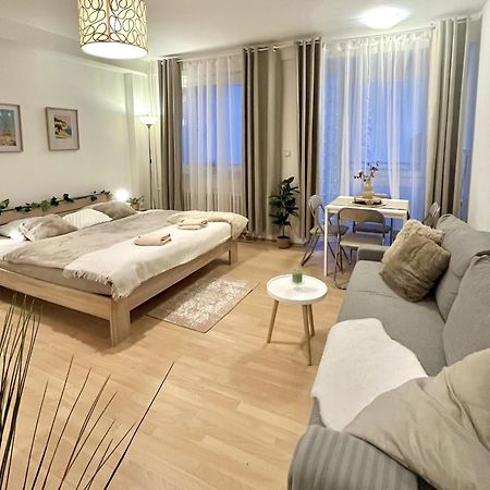 Apartment Simona - Old Town Μπρατισλάβα Εξωτερικό φωτογραφία