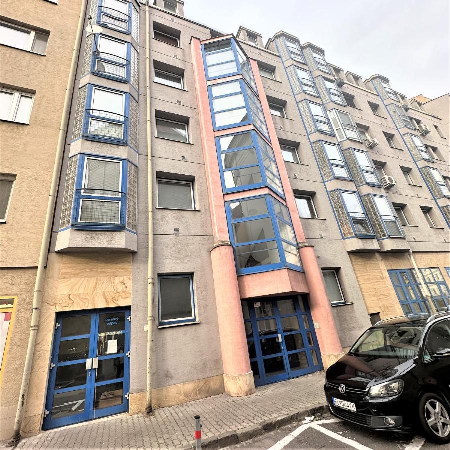 Apartment Simona - Old Town Μπρατισλάβα Εξωτερικό φωτογραφία