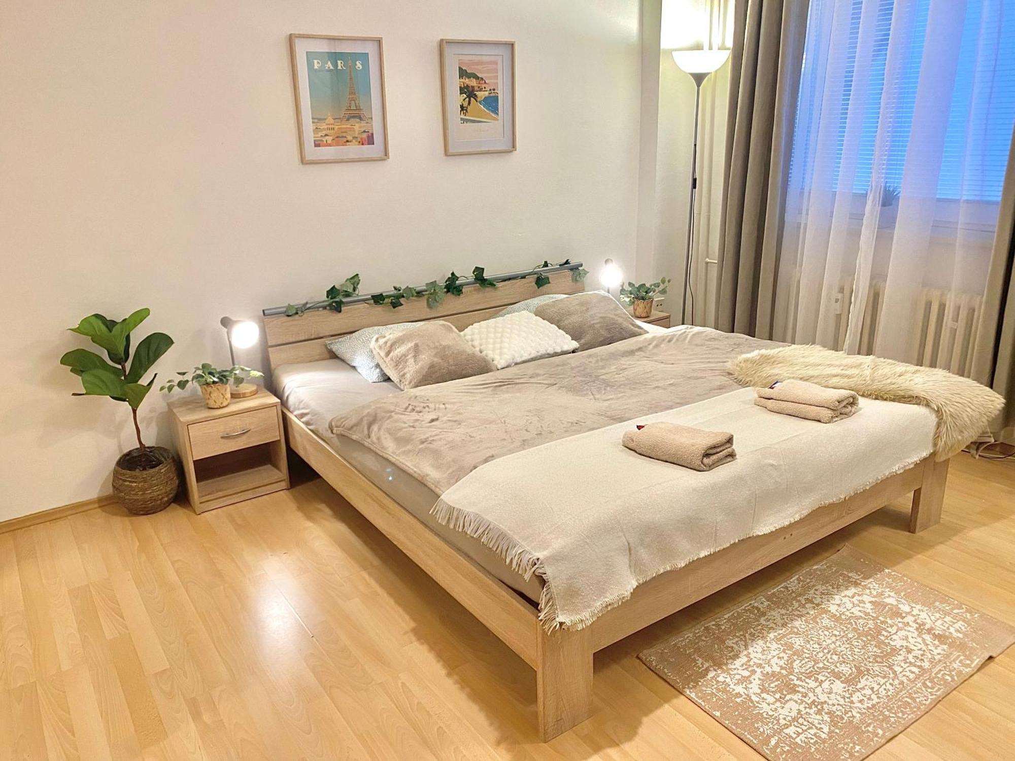 Apartment Simona - Old Town Μπρατισλάβα Εξωτερικό φωτογραφία