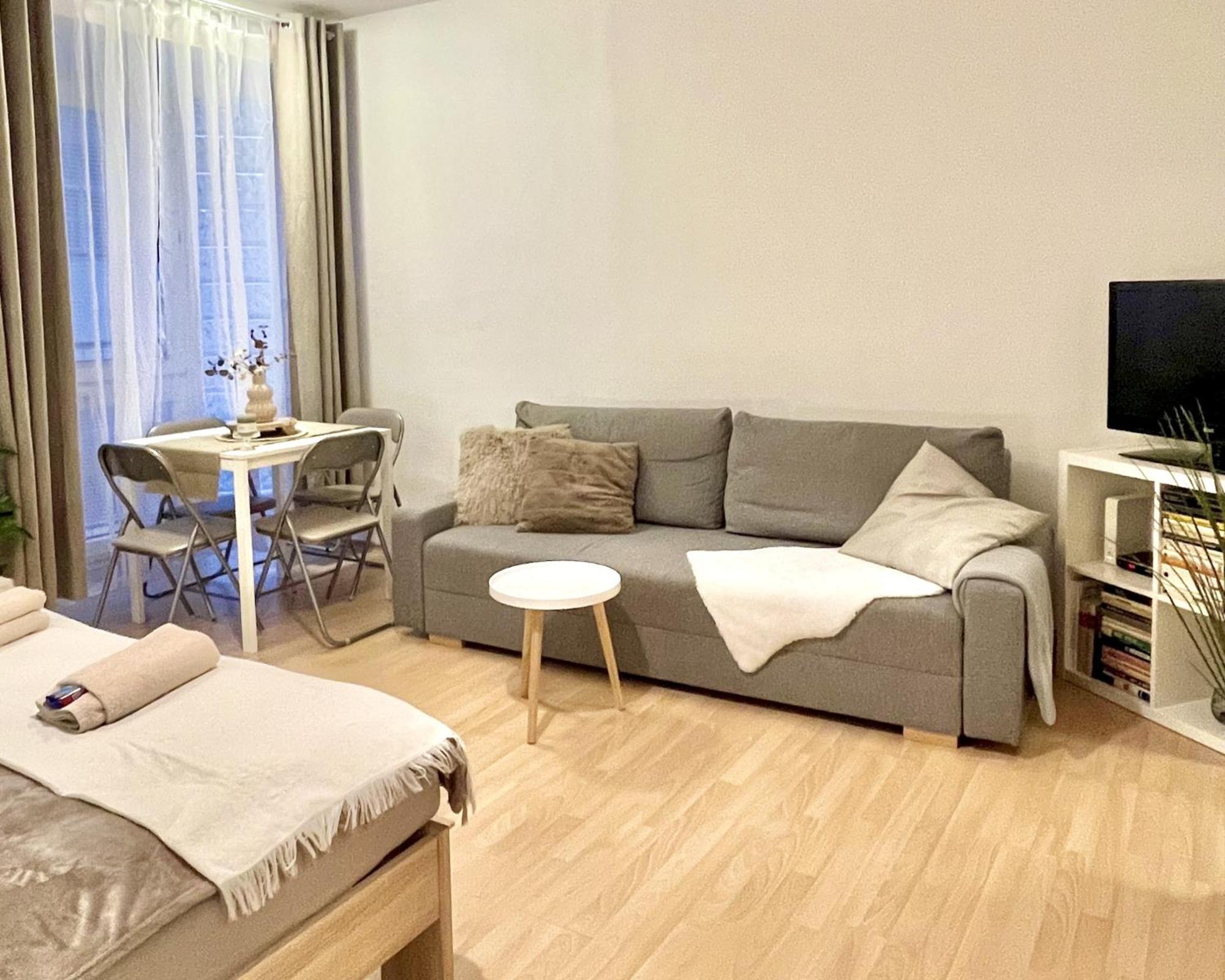 Apartment Simona - Old Town Μπρατισλάβα Εξωτερικό φωτογραφία