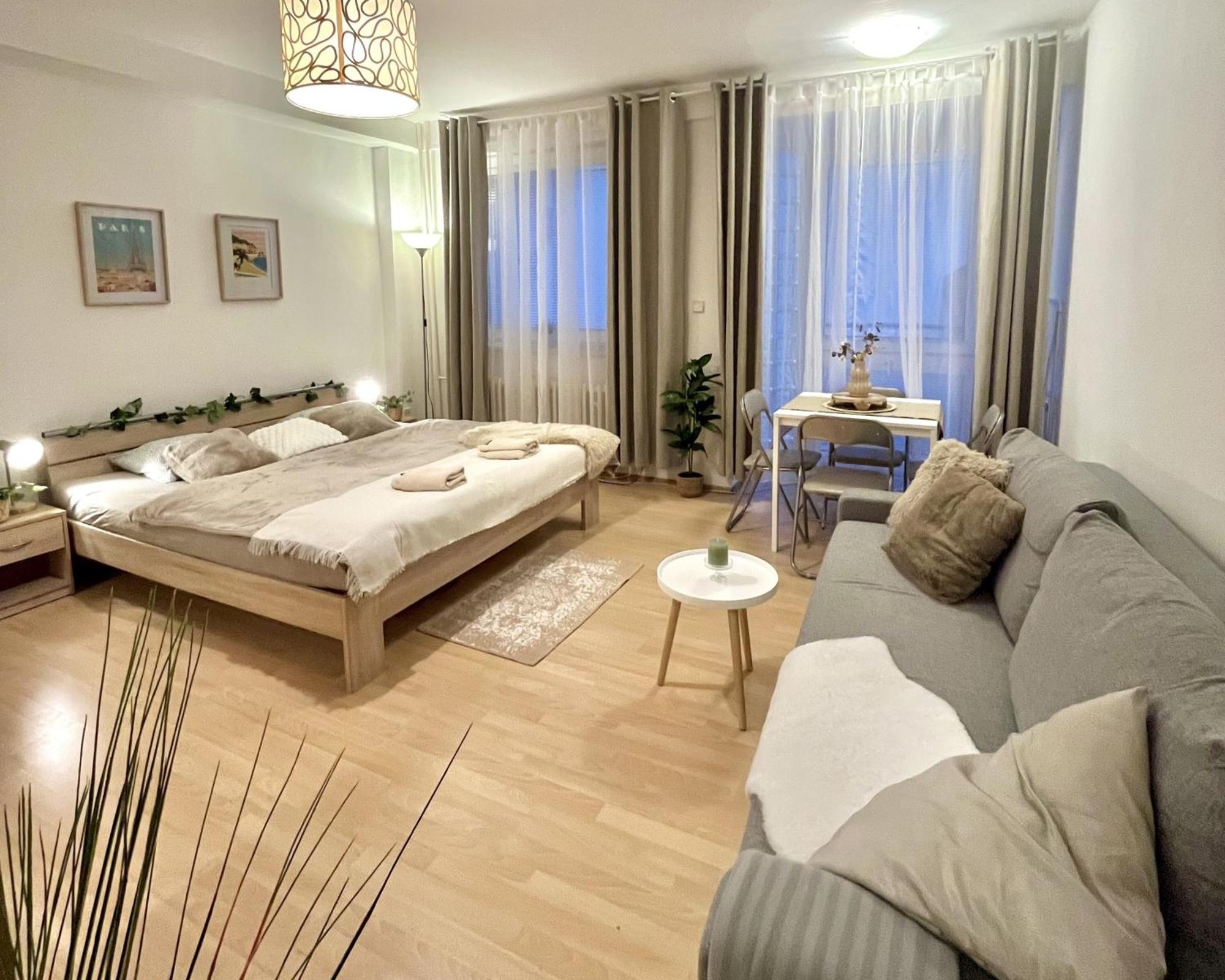 Apartment Simona - Old Town Μπρατισλάβα Εξωτερικό φωτογραφία