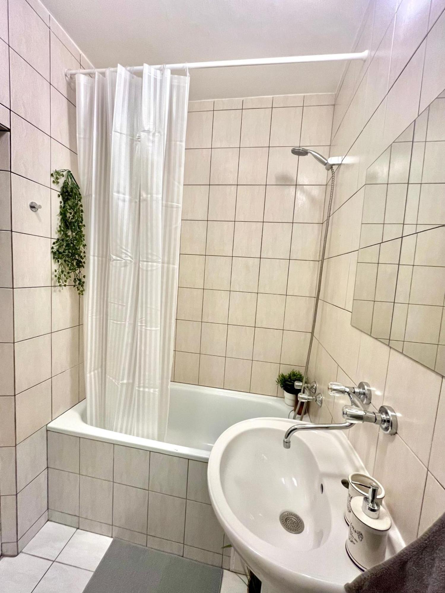 Apartment Simona - Old Town Μπρατισλάβα Εξωτερικό φωτογραφία